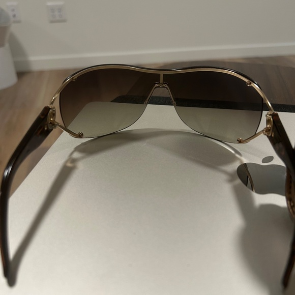 Gucci - Picture 3 of 4